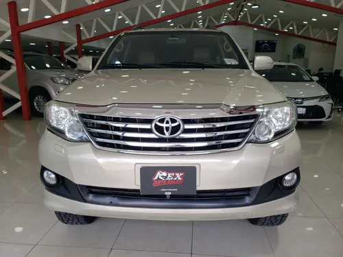 Toyota Fortuner Sr
