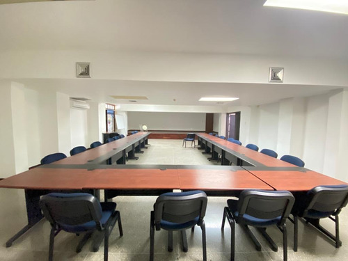 Imagen 8 de 12 de Se Vende Edificio 2637,84 M² 8o/14b/35p- Prados Del Este
