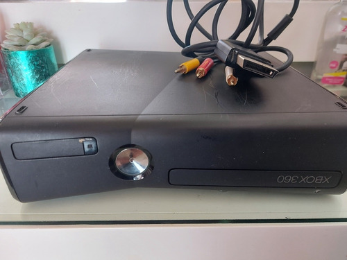 Imagen 2 de 5 de Xbox 360 Slim Negro Usado Consola 48 Juegos Dd 15 Gb Play