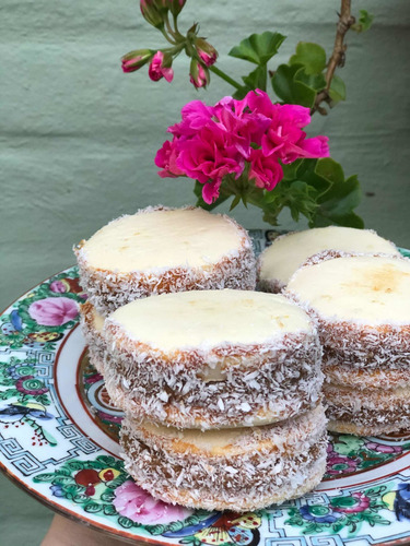 Alfajores De Maicena Sin Tacc Caseros (12 Unidades)