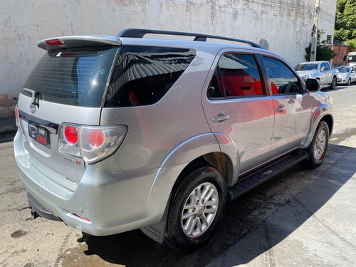 Toyota Hilux SW4 3.0 Srv 7l 4x4 Aut. 5p