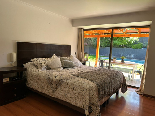 Linda Casa En Barrio Tranquilo Y Seguro