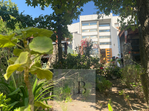 Casa Arboretum Con Lindo Jardin