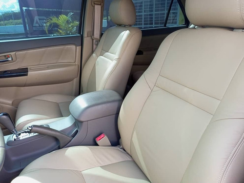 Imagen 9 de 14 de Toyota Fortuner