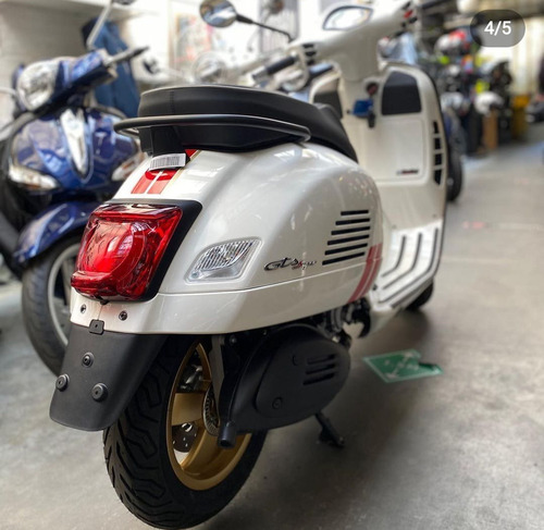 Imagen 4 de 7 de Vespa Gts 300 Racing Sixties Hpe Super