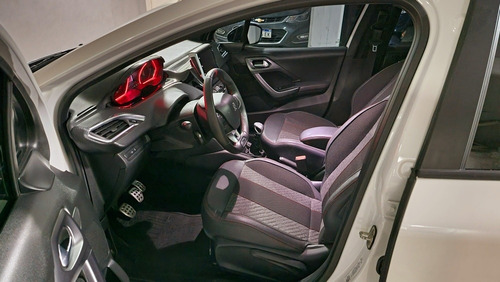 Imagen 7 de 11 de Peugeot 208 2017 1.6 Gt Thp