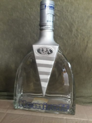 Botella Vacia De Vodka  Neomiroh