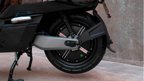 Imagen 9 de 16 de Moto Electrica Scooter Nuuv Ngt Bosch Litio Panasonic