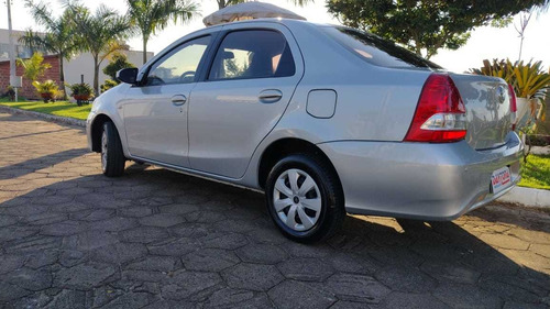 Imagem 2 de 11 de Toyota Etios 2018 1.5 16v Xs Aut. 5p
