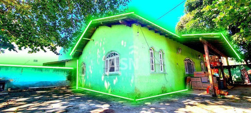 Casa Antiga Com Cômodos Amplos E Quintal No Centro De Rio Das Ostras-rj - Ca0741