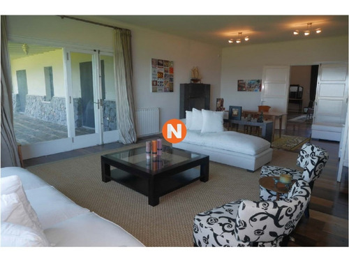 Casa En Venta Y Alquiler, Pinares, Punta Del Este, 8 Dormitorios.- Ref: 209507