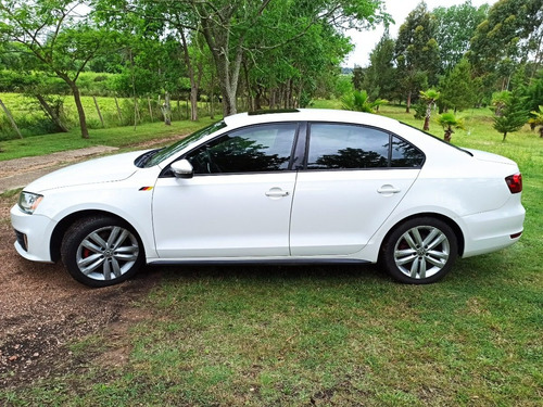 Imagen 13 de 15 de Volkswagen Vento Gli 2.0