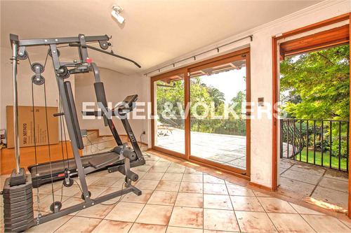 Venta Gran Casa En Las Condes, Quinchamalí