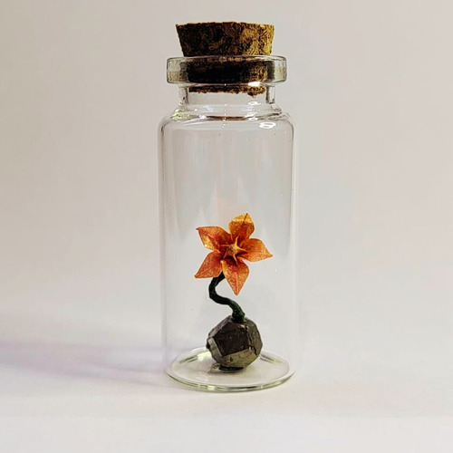 Flor Miniatura De Origami En Botella De Vidrio