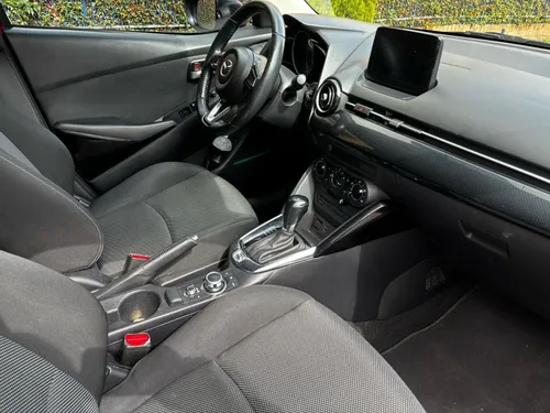 Mazda 2 1.5 Touring Sedan