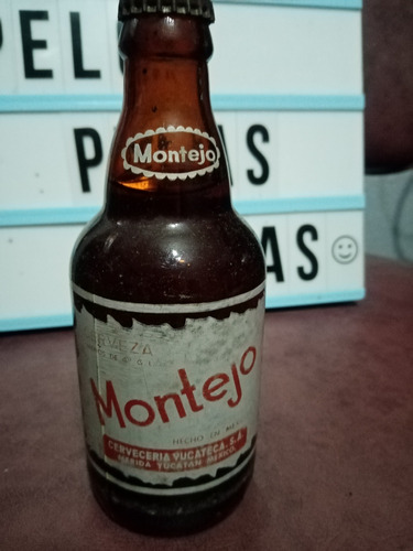 Antigua Cerveza Montejo Llena 