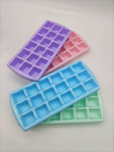 Imagen 2 de 3 de Cubetera Hielera Plástico Colores Pastel Facila