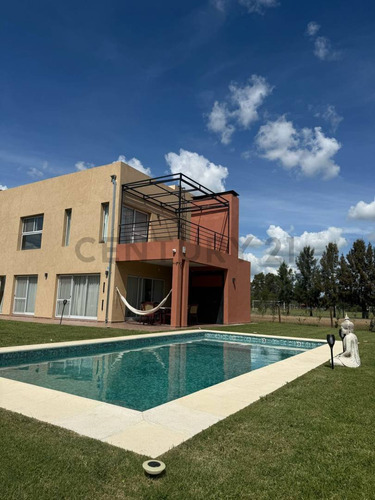 Alquiler Temporario De Casa 4 Ambientes En Barrio Cerrado El Principado