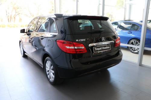 Imagen 4 de 12 de Mercedes Benz B200 Style