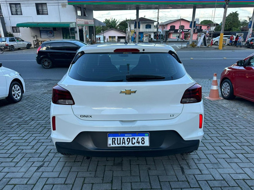 Chevrolet Onix Hatch Lt 1.0 12v Flex 5p Mec