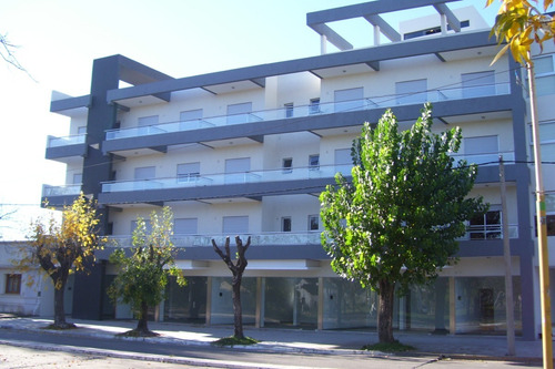 Imagen 2 de 14 de Departamento En El Centro De La Ciudad Excelente Ubicacion