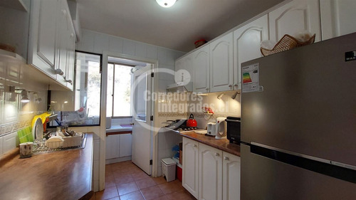 Departamento En Arriendo De 3 Dormitorios. En Santo Domingo