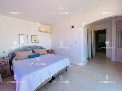 Casa A Metros Del Mar 3 Dormitorios 2 Baños Más Dependencia Con Baño