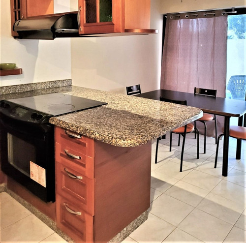 Apartamento Vacacional En Isla Margarita Con Terraza De Planta Baja En Playa El Angel