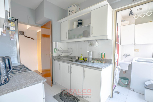 Departamento En Flores - 4 Ambientes - Frente - Balcon - Impecable