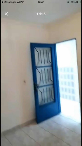 A Casa Tem 3 Dormitórios Sala E Cozinha Grande 1 Banheiro