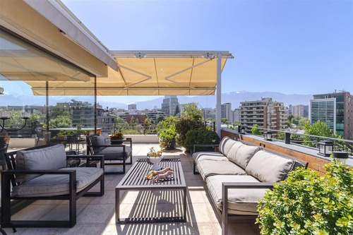 Departamento En Venta De 6 Dorm. En Vitacura