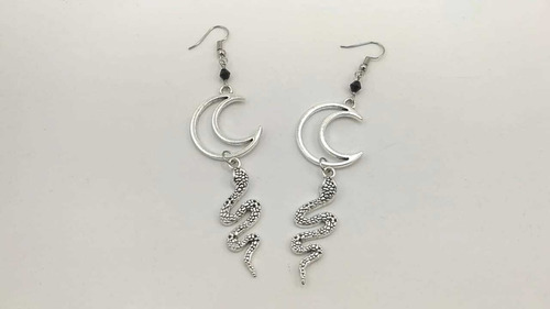 Aretes Luna Silueta Con Serpiente Goth Dark Goticos 