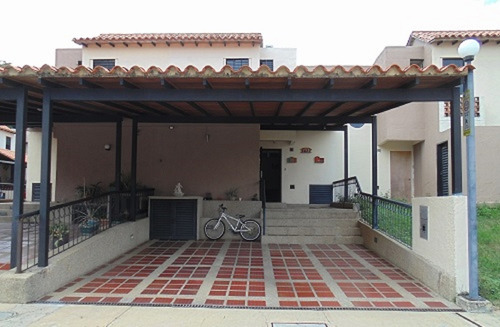 Townhouse En Altos De Monte Alegre - Tazajal. Inth-124