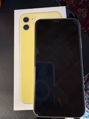 Apple iPhone 11 (64 Gb) - Amarillo (Usado)