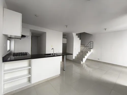 Apartamento En Venta En Prados Del Este. Cod V30502