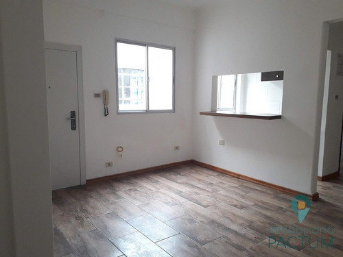 Venta Apartamento 2 Dormitorios Ideal Inversor, Con Renta, Todo Reciclado En Ciudad Vieja