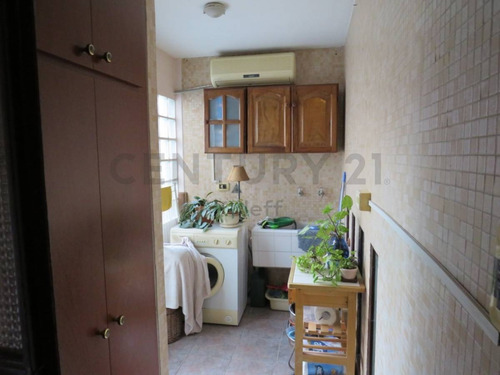 Imagen 13 de 21 de 53 Esquina 4. Departamento De 3 Dormitorios En Venta, La Plata.-