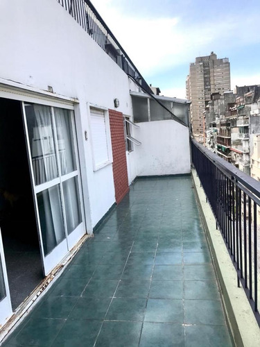 Recoleta 2 Ambientes Al Frente Con Balcón Terraza