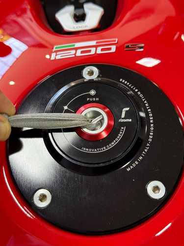 Ducati Monster 1200 S