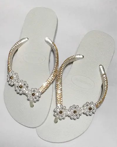 Chinelo Havaianas Personalizada Com Perolas E Strass