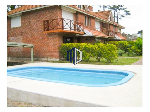 Duplex 3 Dormitorios, Zona Cantegril Con Piscina.