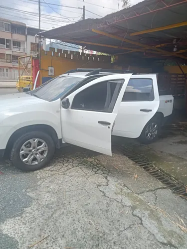 Duster Oroch 1300 Motor Turbo 4x4 Como Nueva Solo 17 Mil Km