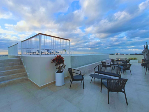 Penthouse Con Terraza De 25 M2, Alberca Familiar Y Alberca D