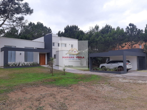 Casa En Venta En La Herradura. Pinamar.