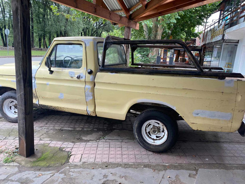 Ford F-100 Deluxe