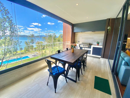 Departamento Frente Al Lago Con Playa Privada