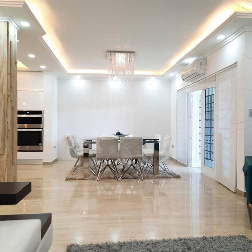 Imagen 2 de 10 de Yohandys Castillo Vende Town House En San Diego Country Clud