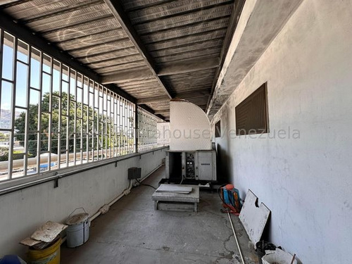 Cf Hermoso Edificio Con Excelente Distribución Con Mobiliario De Oficina A La Venta En El Limón!! Listing 25-14707