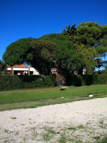 Imagen 3 de 30 de Excelente Chalet 3 Amb Con Departamento 2 Amb Para Huéspedes Y Piscina (1500m2)