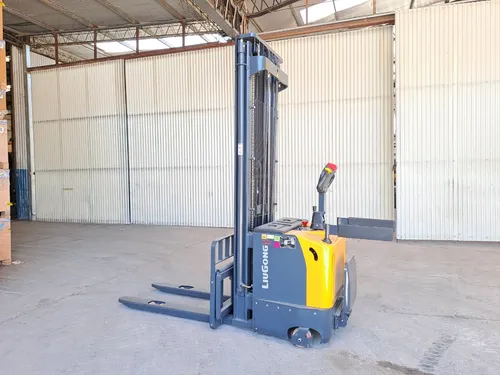 Apilador Electrico Liugong 2000kg 5.5m